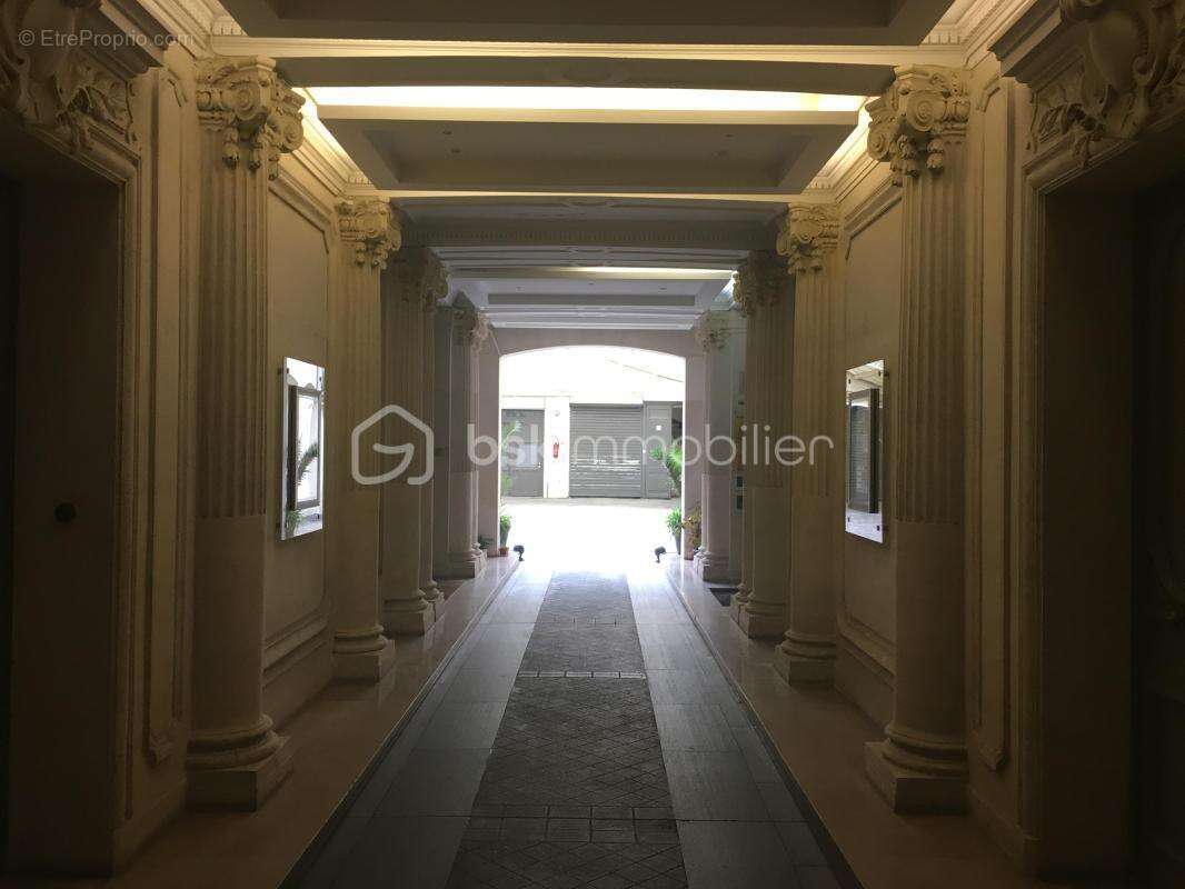 Appartement à PARIS-8E