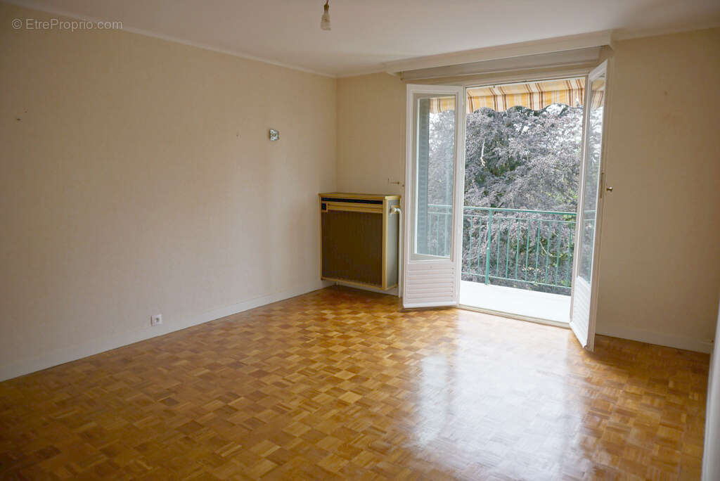 Appartement de type F4 avec cave et garage - photo 2