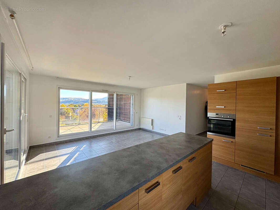 Appartement à VETRAZ-MONTHOUX