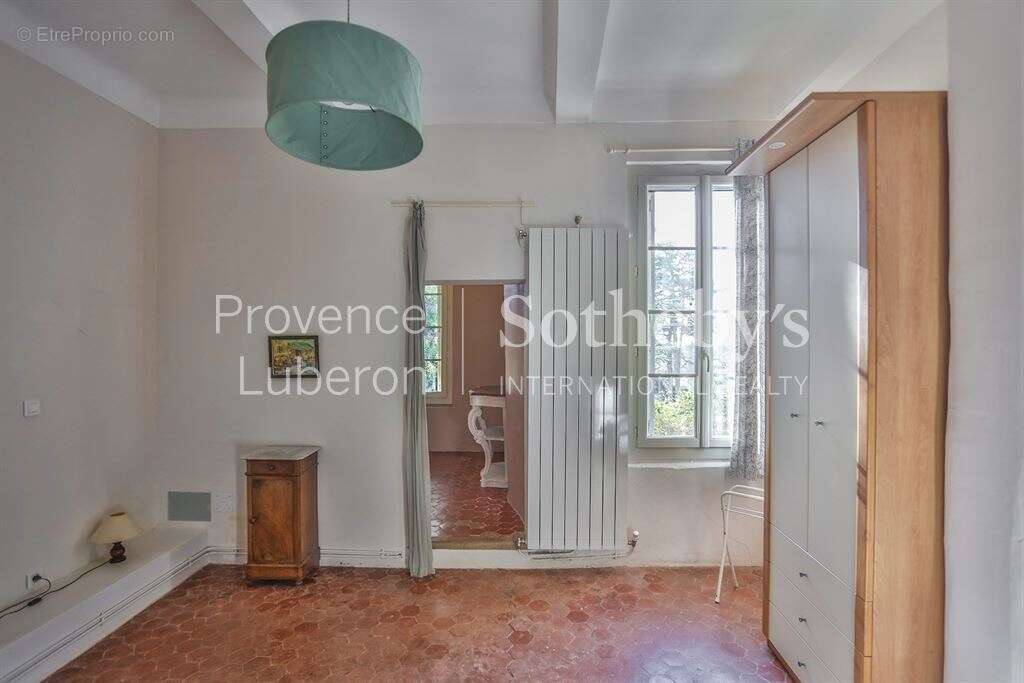 Maison à SAINT-SATURNIN-LES-APT