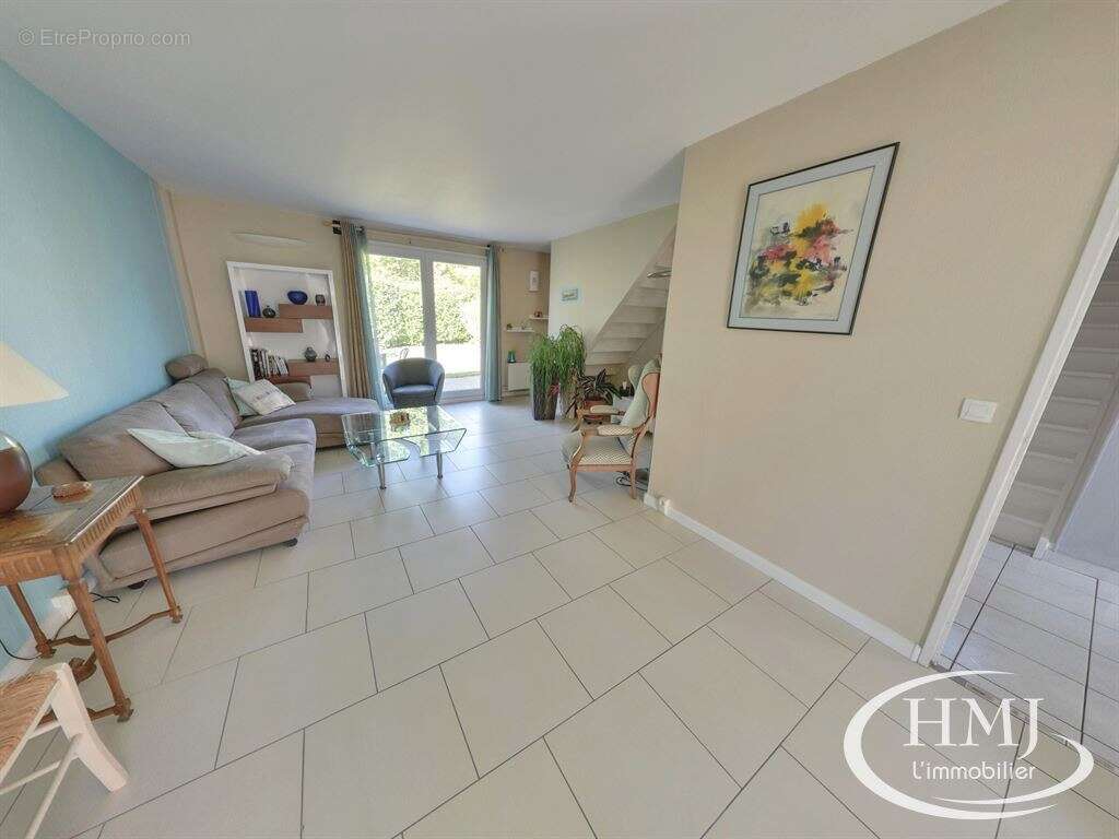 Maison à COURCOURONNES