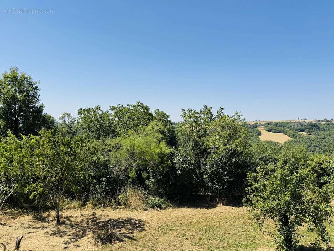 Charmant ensemble de bâtiments en pierre avec vue et terrain au bord de la rivière (non attenant) - photo 17