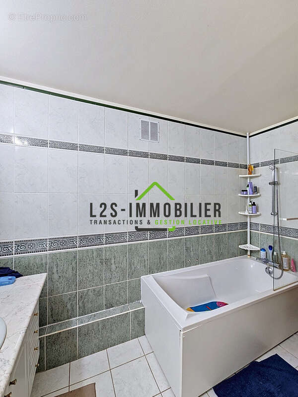Appartement à EZANVILLE