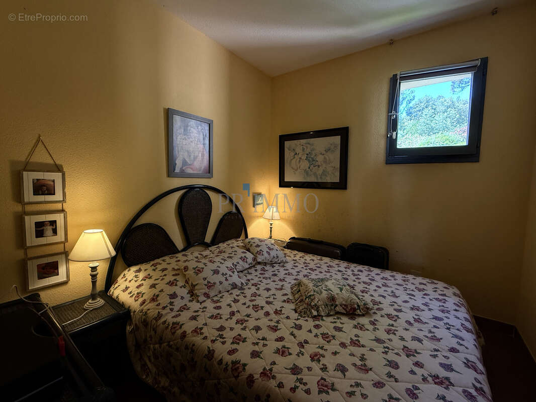 Appartement à ROQUEBRUNE-SUR-ARGENS