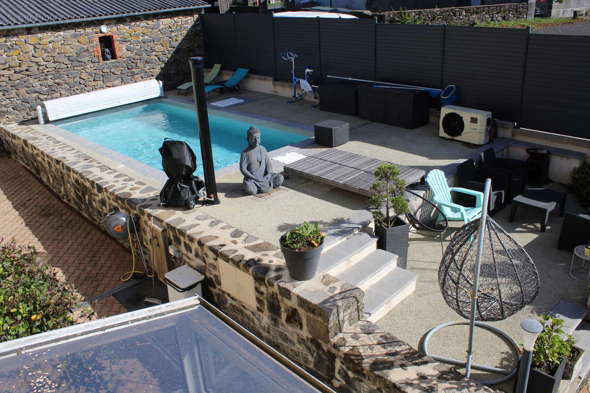 Maison à ANGLARDS-DE-SALERS