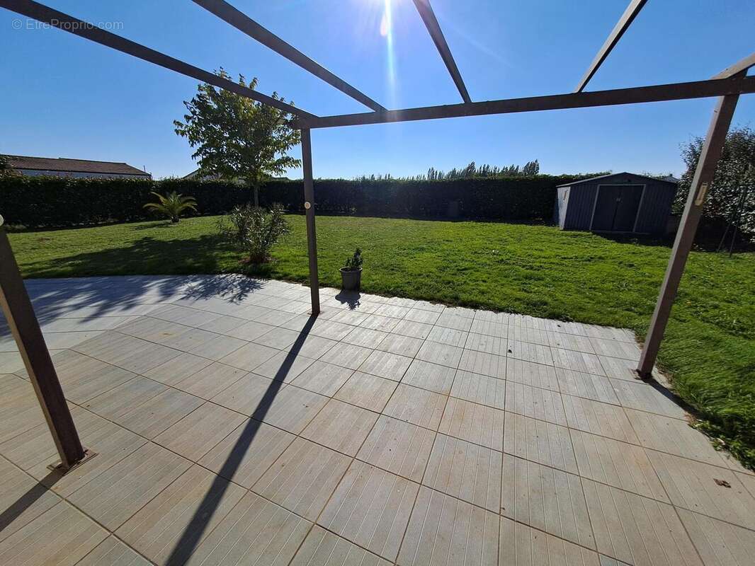 Maison 115 m² à Petosse  - photo 2
