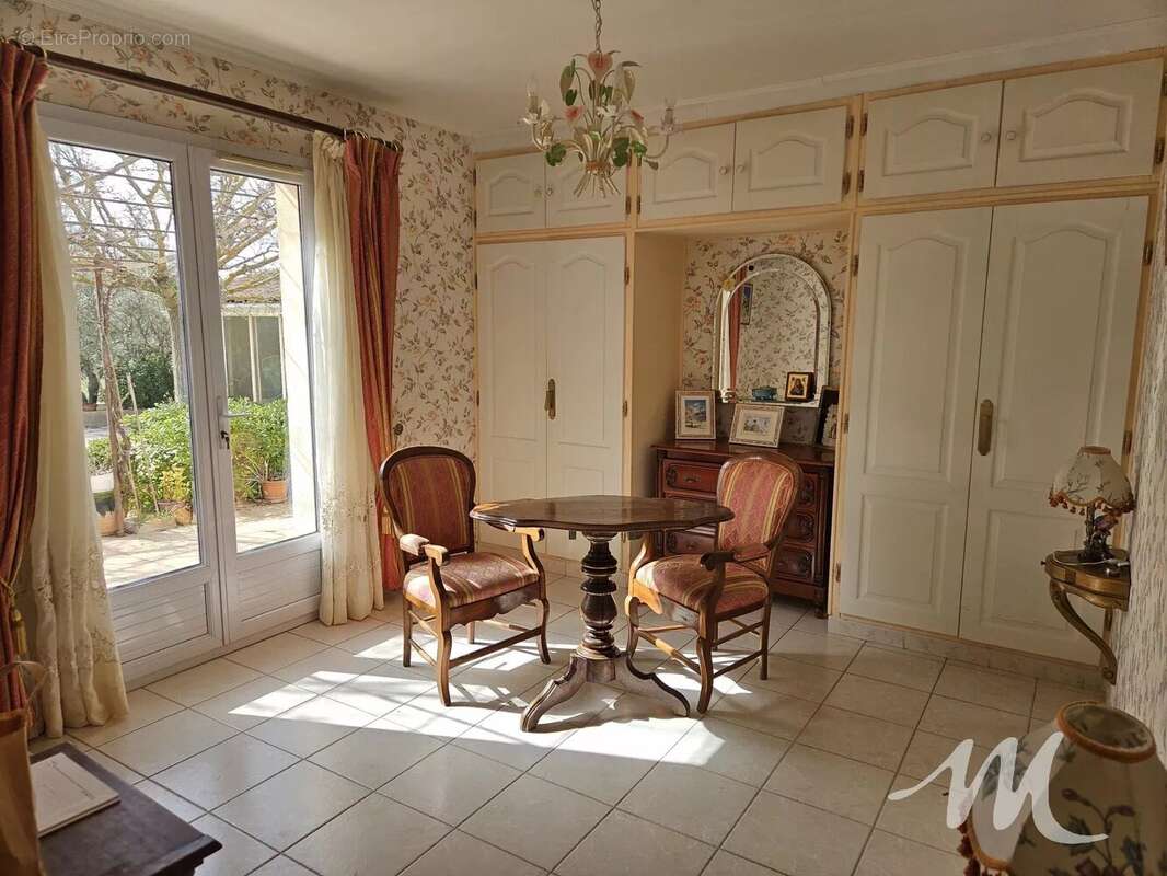 Maison à TAVERNES