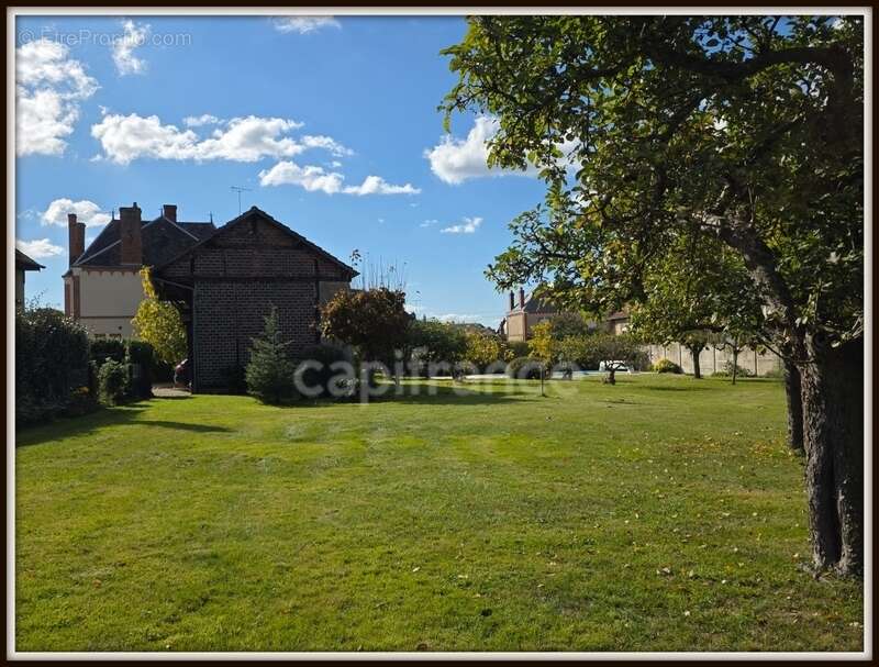 Maison à vendre  Propriété familiale de caractère  266 m²  Piscine  7 chambres  A6  - photo 3
