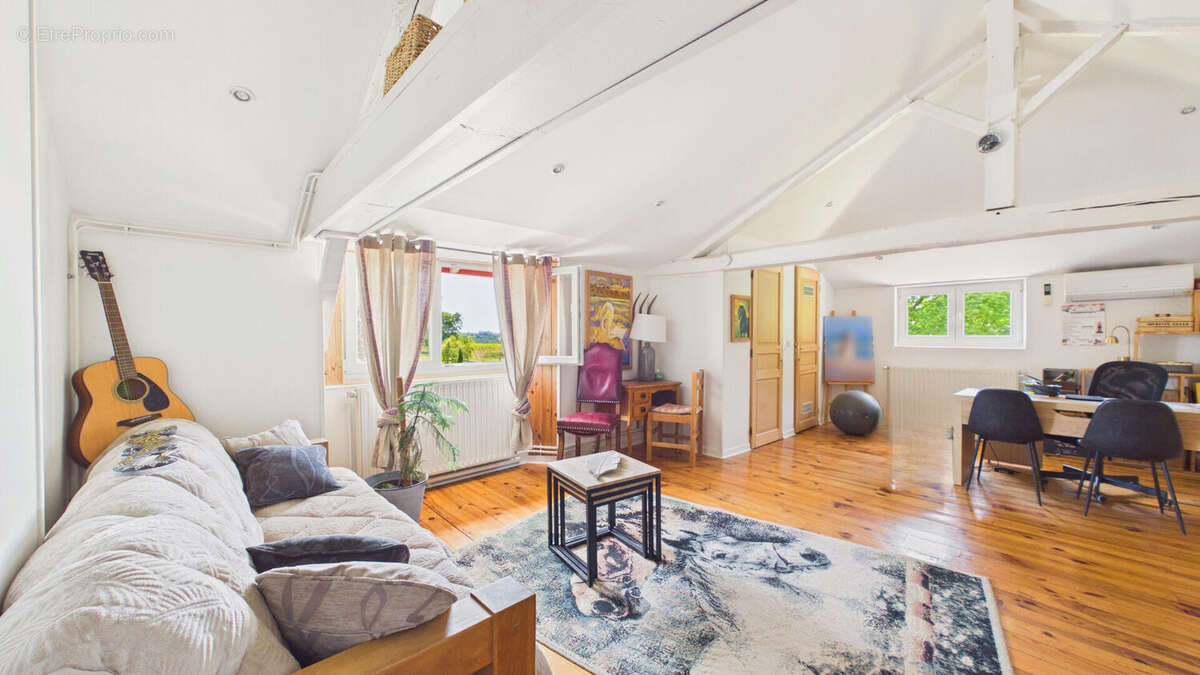 Propriété de charme : demeure principale, deux gîtes sur plus de 3 hectares - photo 10