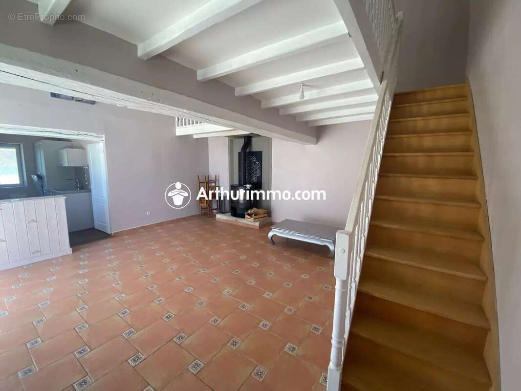 Maison à AUJAC