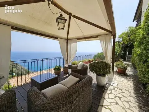 Photo Maison à Roquebrune-Cap-Martin au prix de 2 550 000€