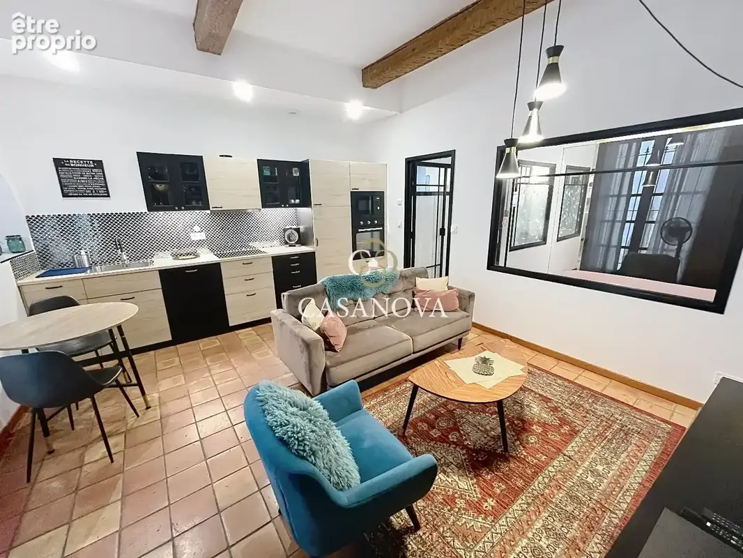 PEZENAS  Charme de l'ancien et rénovation de qualité au cur du centre historique - photo 2