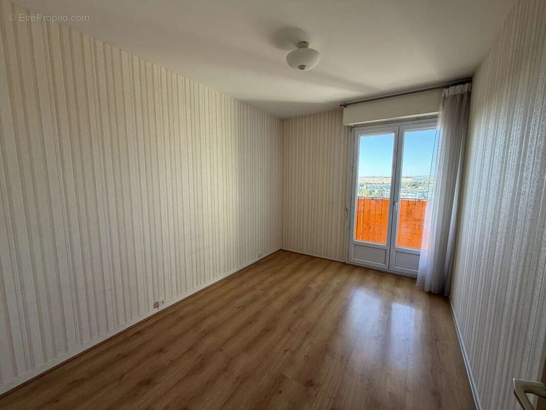 EXCLUSIF ! Auxerre - Appartement F4 avec balcon et ascenseur - photo 3