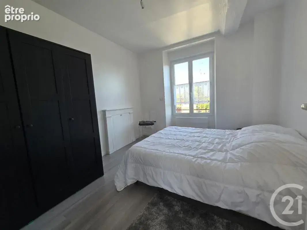 Appartement 210 m² à vendre à Athis-De-L'orne (61100) - photo 2