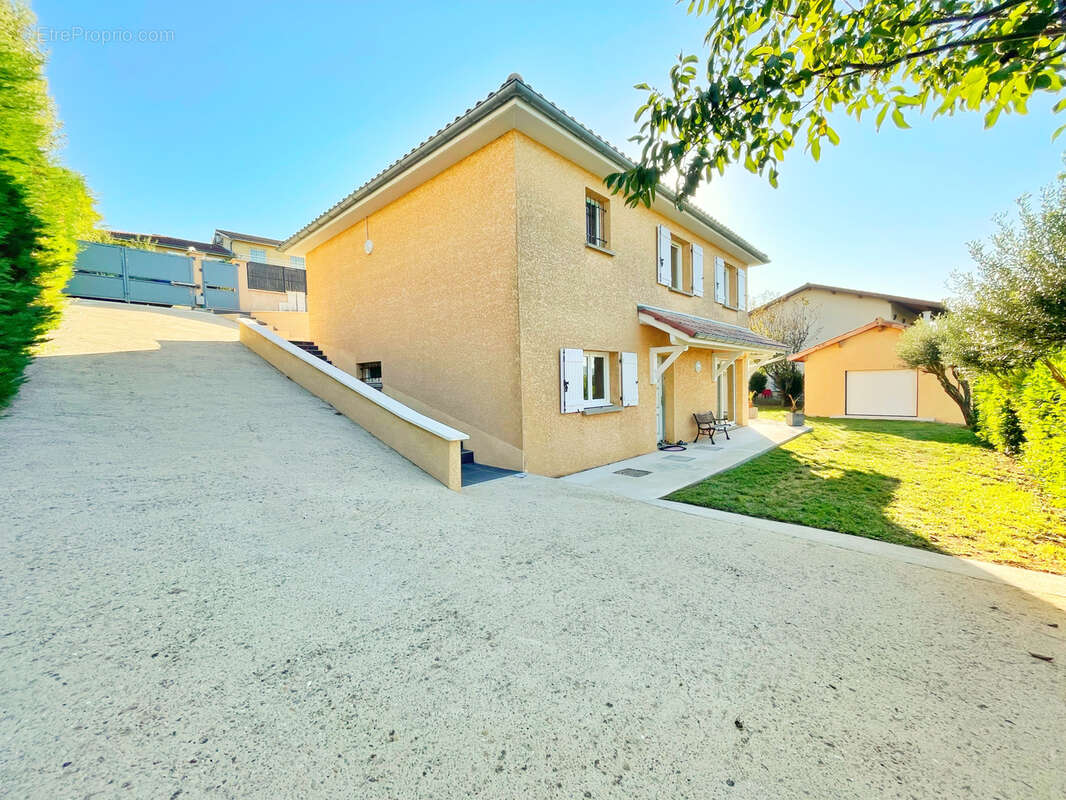 Maison à CHASSE-SUR-RHONE