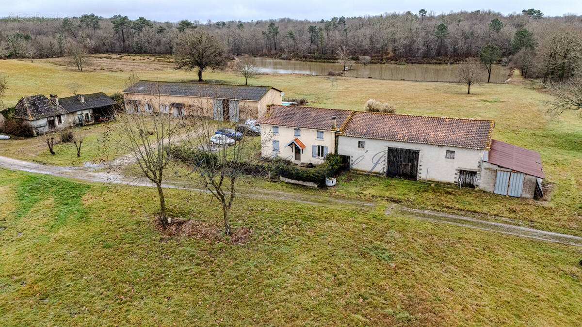 Maison à SAINT-MICHEL-DE-DOUBLE