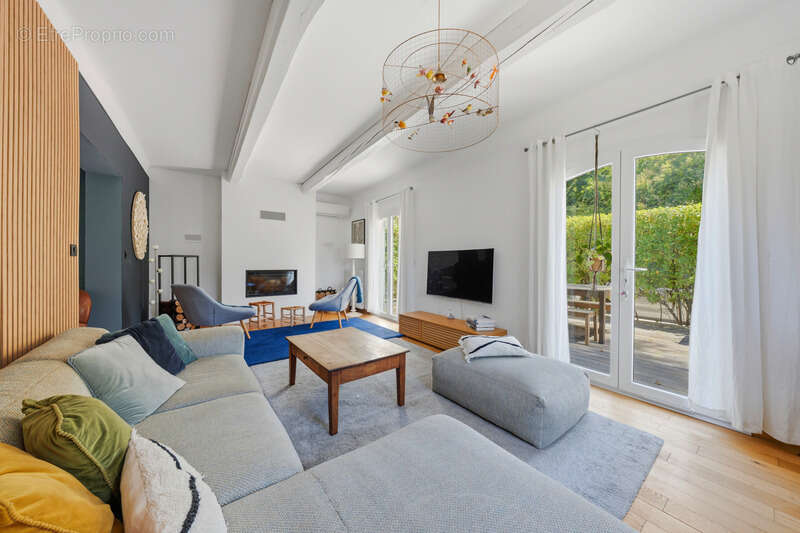 Maison de charme rénovée avec piscine Diffazur, au cœur d’un écrin de verdure sans vis-à-vis - photo 8