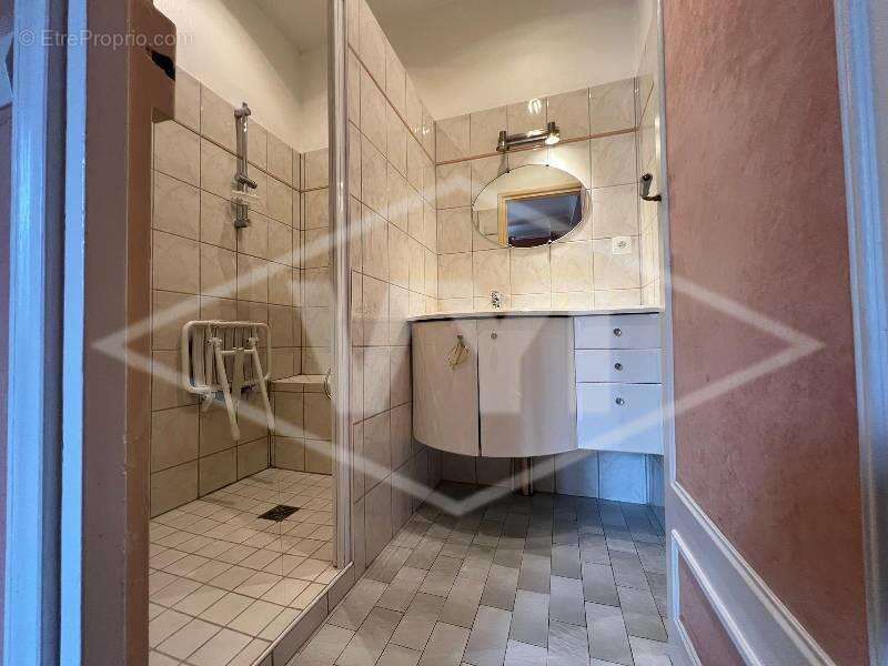 Maison à VARENNES-JARCY