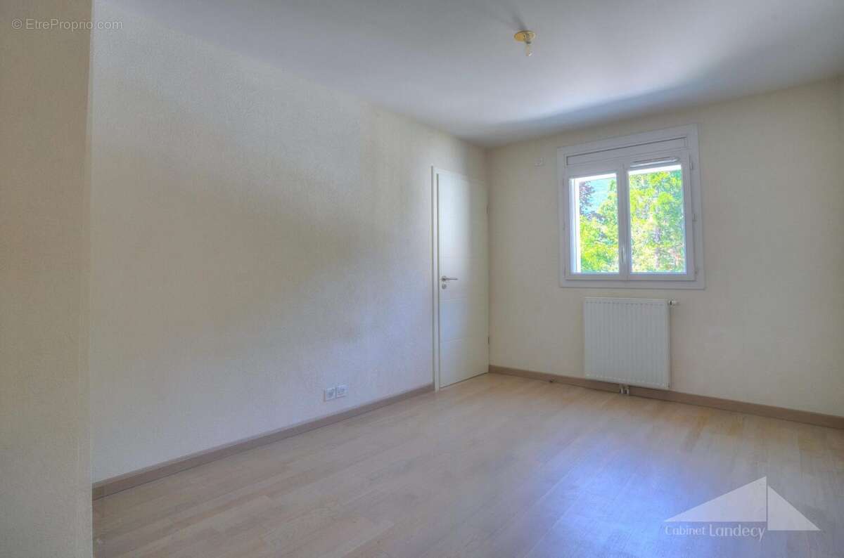 Appartement 87 m² à Thoiry  - photo 9