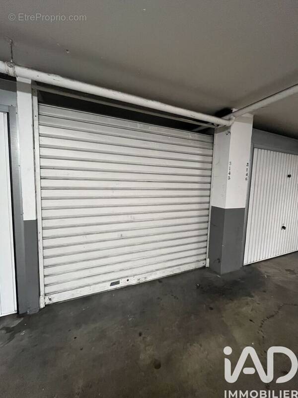 Parking 14 m² · à Evry · 14 m² · 16 000 €