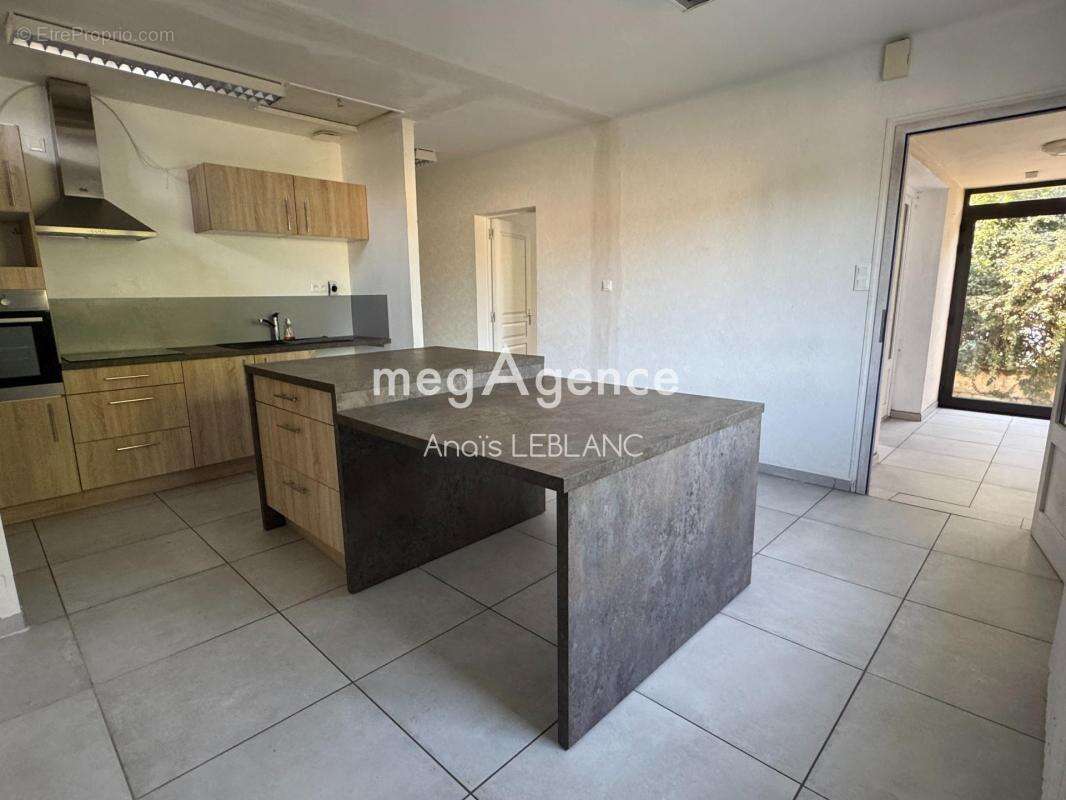 Maison proche centre ville Evron - photo 3