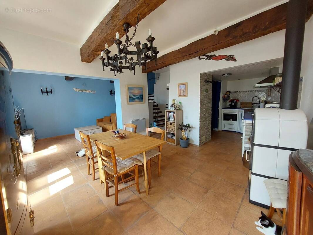 Rare à la vente – Ancien presbytère entièrement rénové au cœur de Carnoules - photo 1