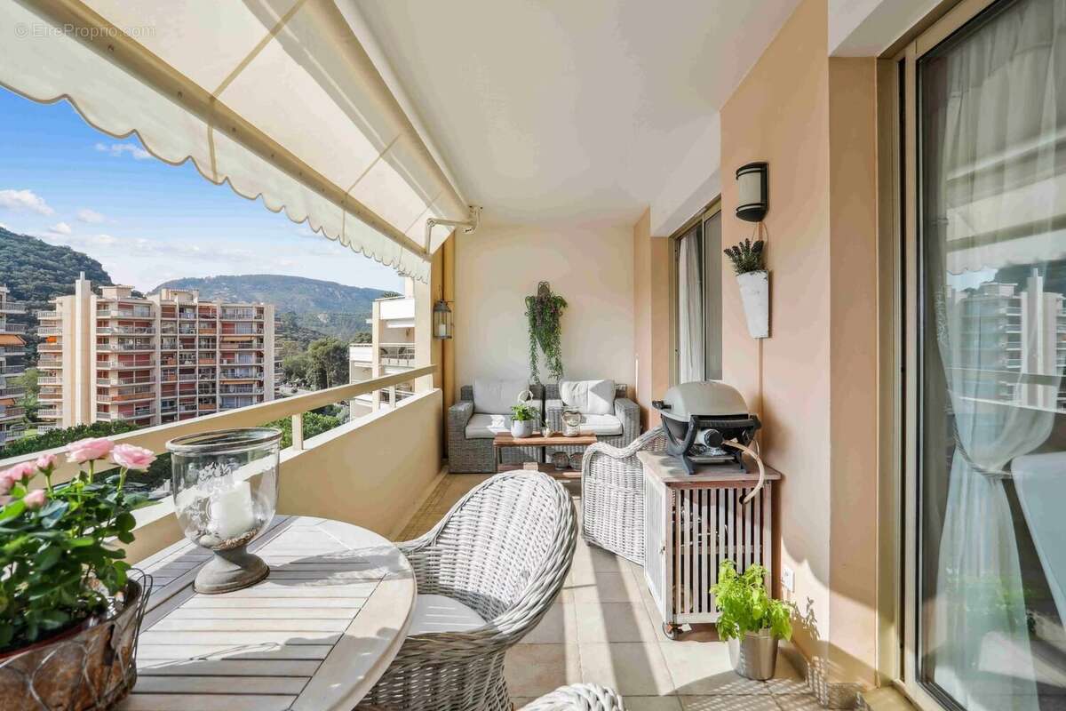 Appartement à MANDELIEU-LA-NAPOULE