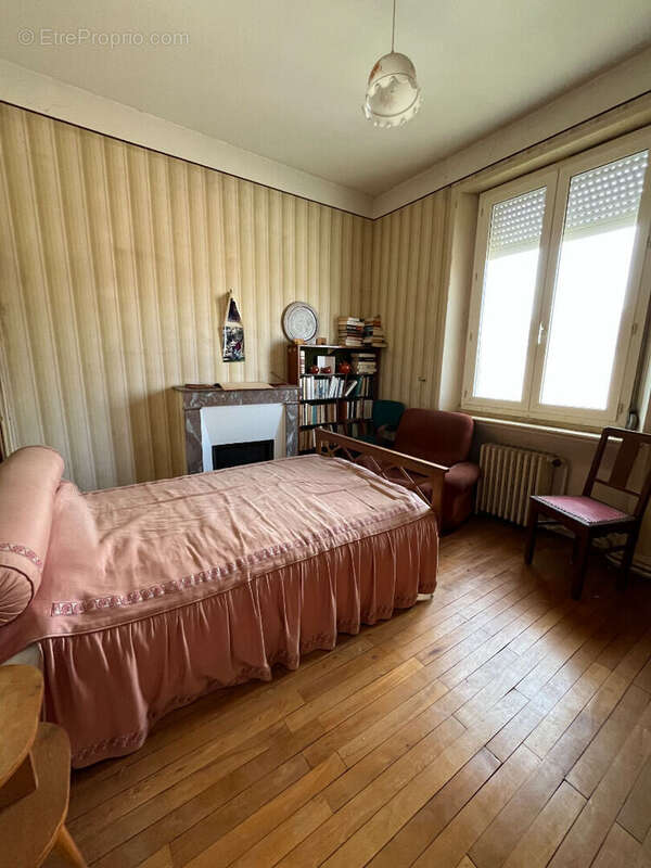 Maison à VILLEDIEU-LA-BLOUERE