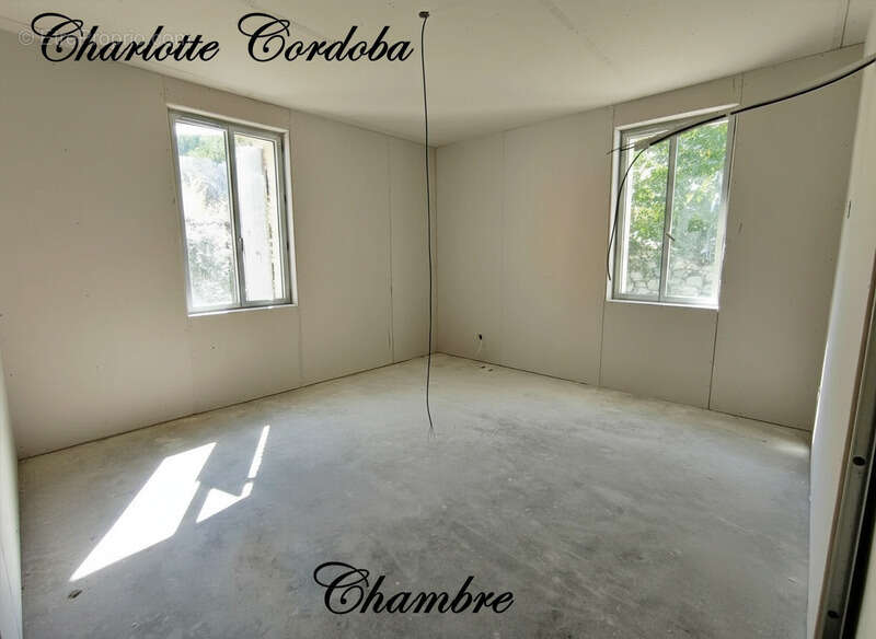 Maison à FEUGAROLLES