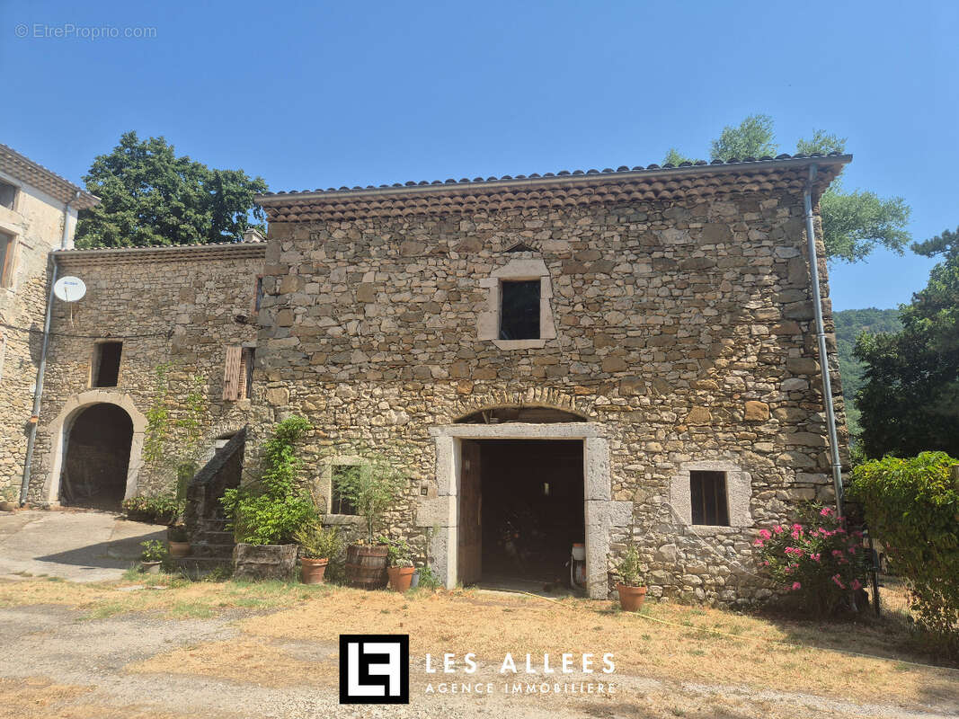 Maison à FELINES-SUR-RIMANDOULE
