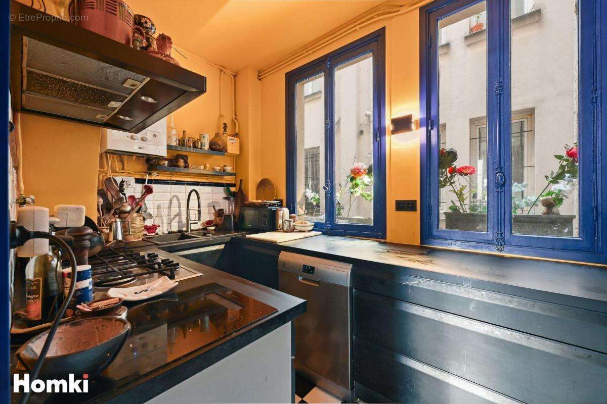 Appartement à PARIS-18E