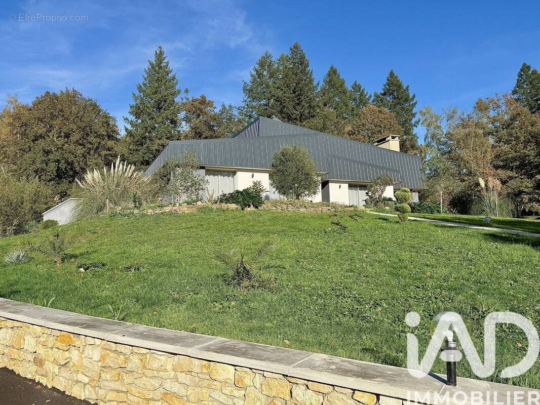 Photo 1 - Maison à SAINT-JUNIEN