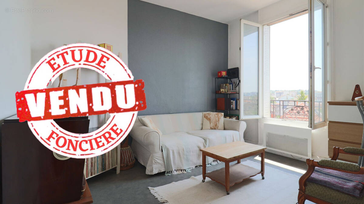 Appartement à LES PAVILLONS-SOUS-BOIS