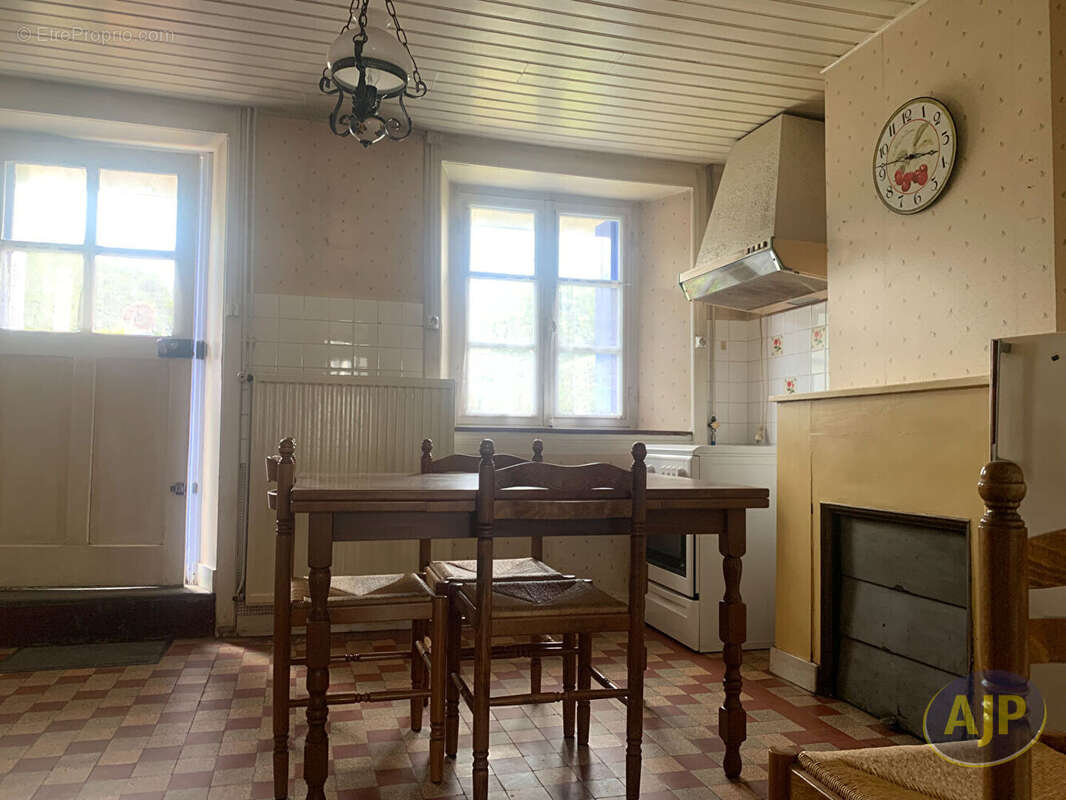 Maison à SAINTE-GEMMES-D'ANDIGNE