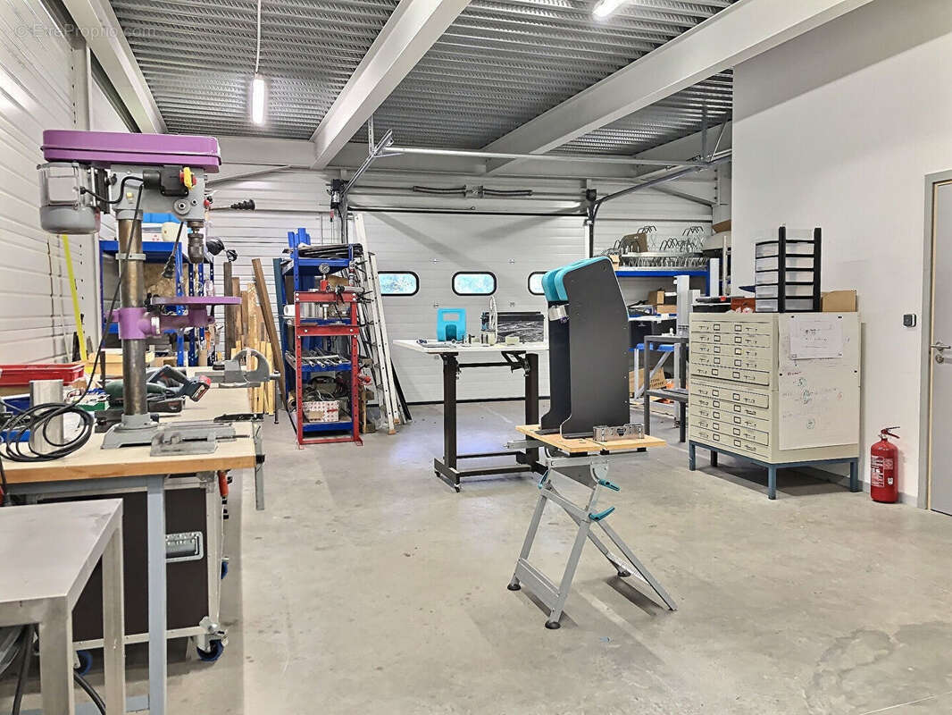 Commerce à PORCELETTE