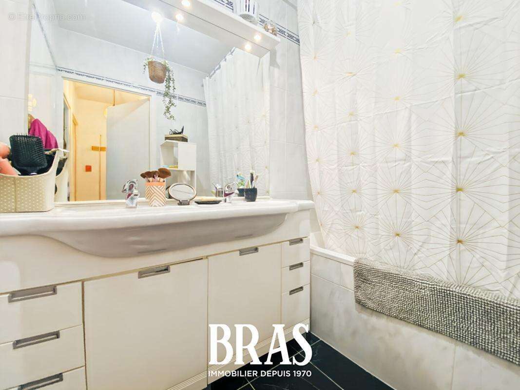 A vendre Appartement 3 pièces - 2 chambres - Sainte-Marc-sur-Mer - photo 5