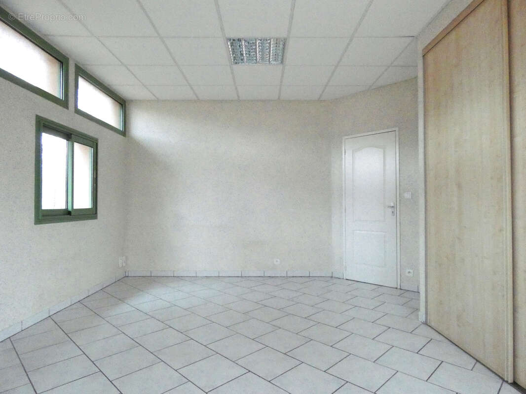 Commerce à TOCANE-SAINT-APRE