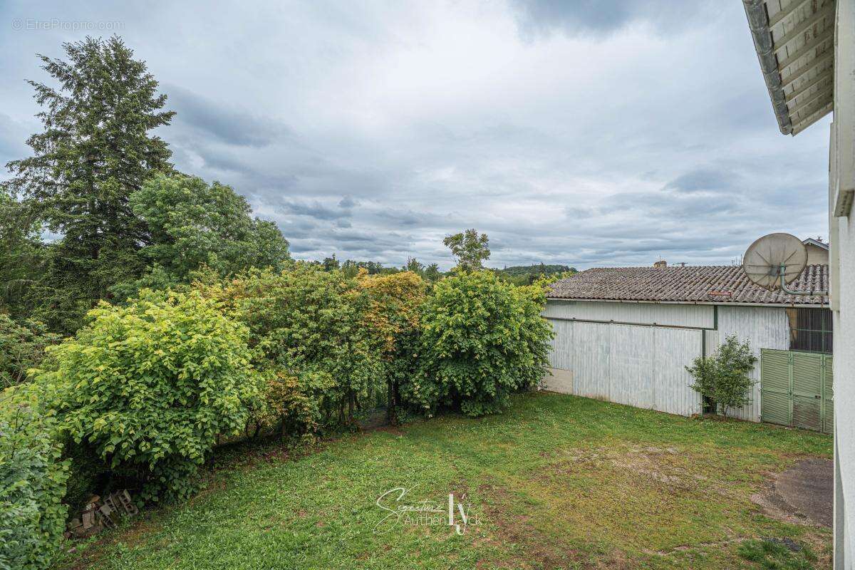 Maison 115 m² à Saint-Priest-Ligoure  - photo 11