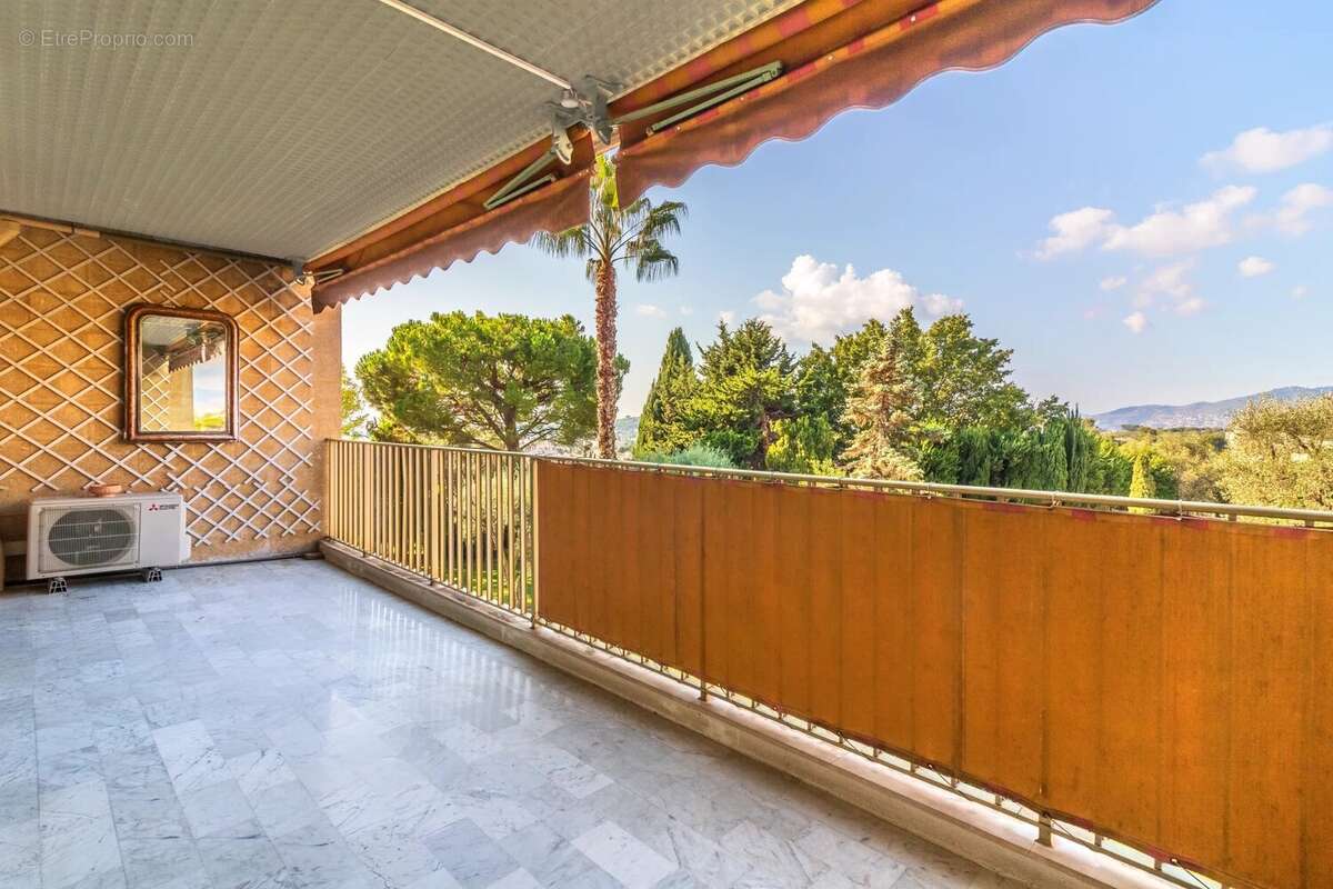 Appartement à LE CANNET