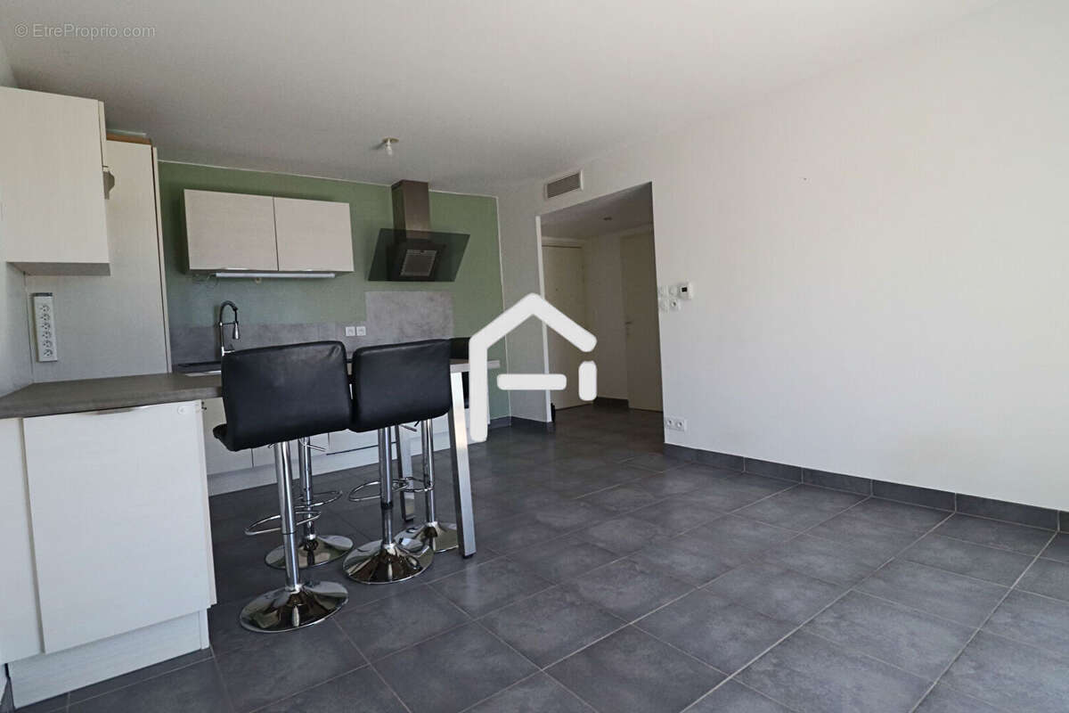 Appartement à CHATEAUNEUF-LES-MARTIGUES