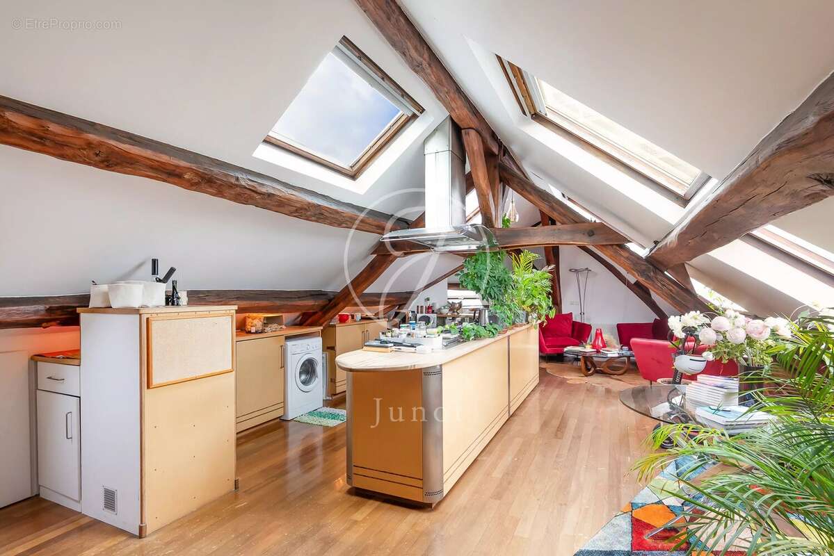 Appartement à PARIS-18E