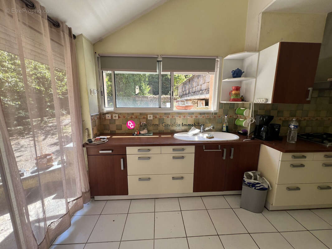 Maison 204 m² à Decazeville  - photo 2