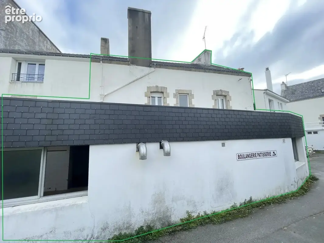 Immeuble de bourg à rénover pour habiter ou investir  275 m² env. + Terrasse 28 m² env. Vue Golfe -  80 m du Port - photo 6