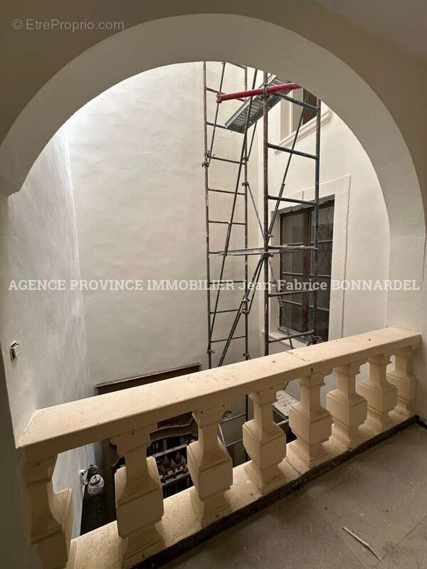 Maison 356 m² à Grignan  - photo 16