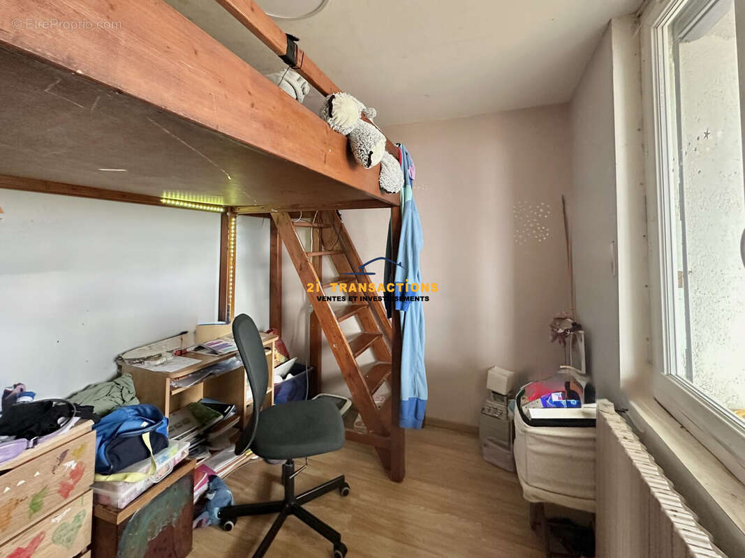 Maison à SAINT-CHRISTO-EN-JAREZ