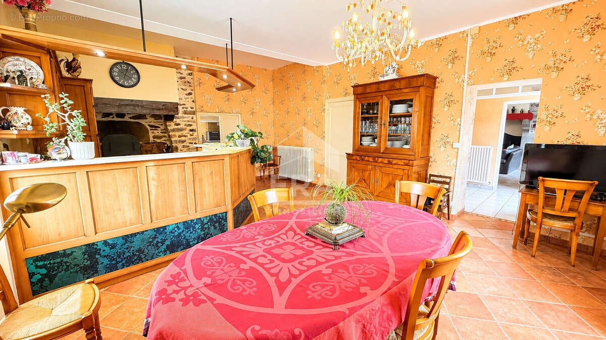 Maison 273m² à andouillé - photo 4