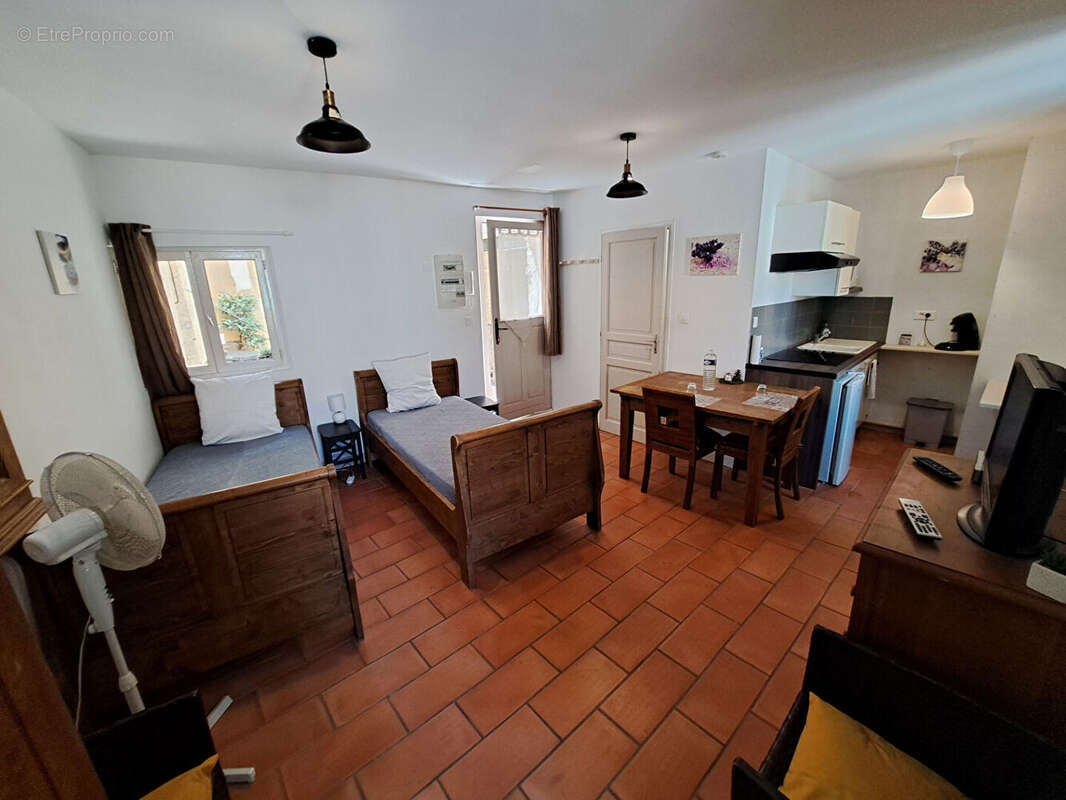 Malaucène centre , studio meublé, idéal pied-à-terre ou investissement locatif - photo 10