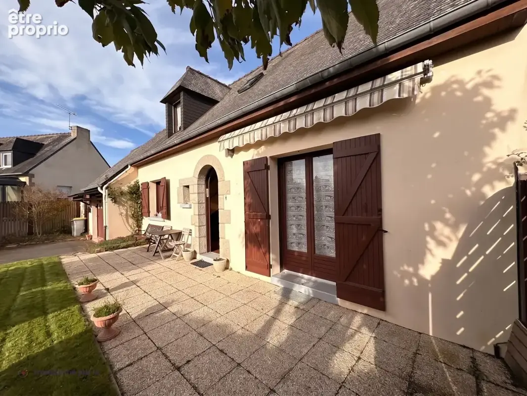 Saint-coulomb ? maison indépendante avec beaux volumes et fort potentiel ! - photo 2