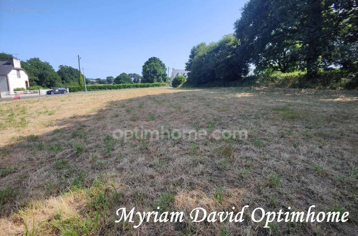 Terrain à bâtir de 2 260 m² proche de Gouarec - photo 2
