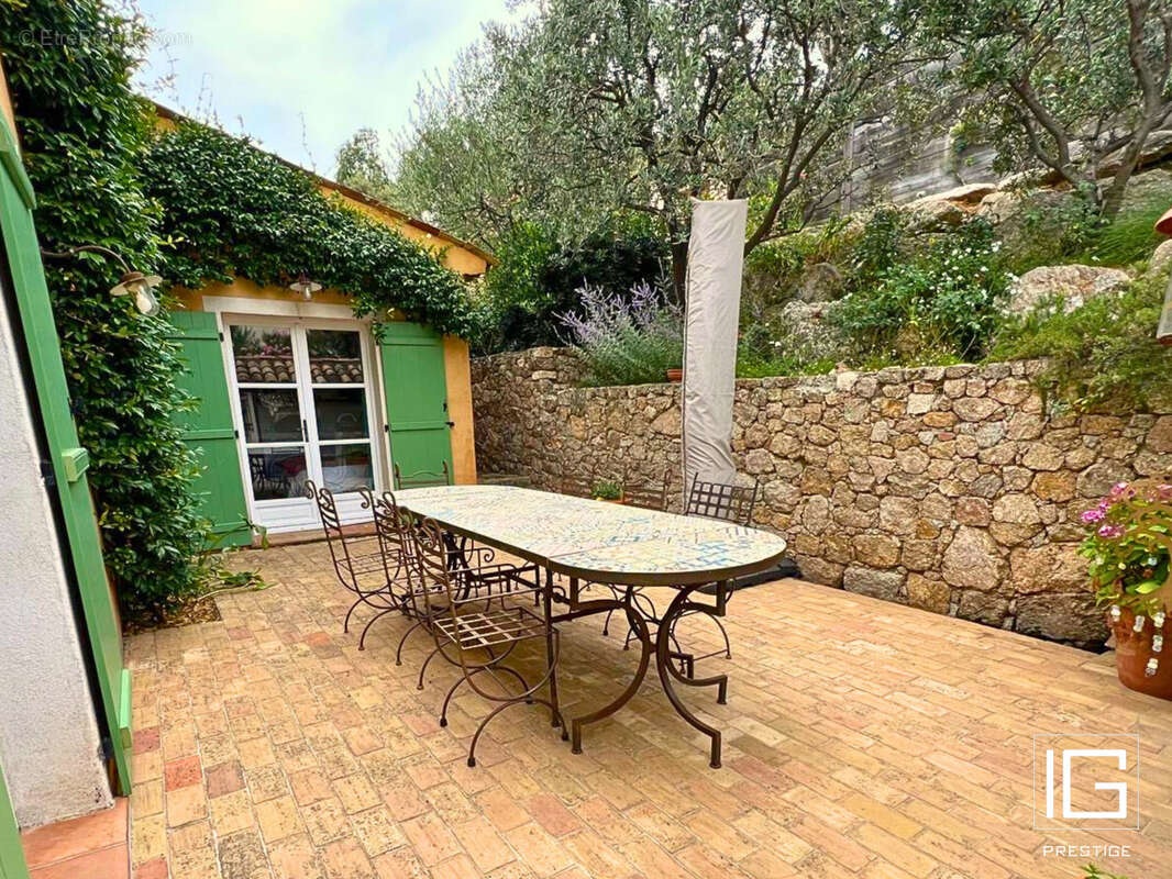 Maison à PLAN-DE-LA-TOUR